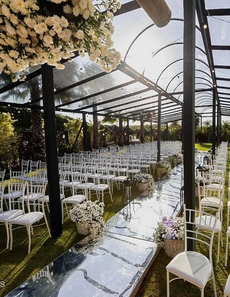 Espaço para Casamento entrada do altar ao ar livre